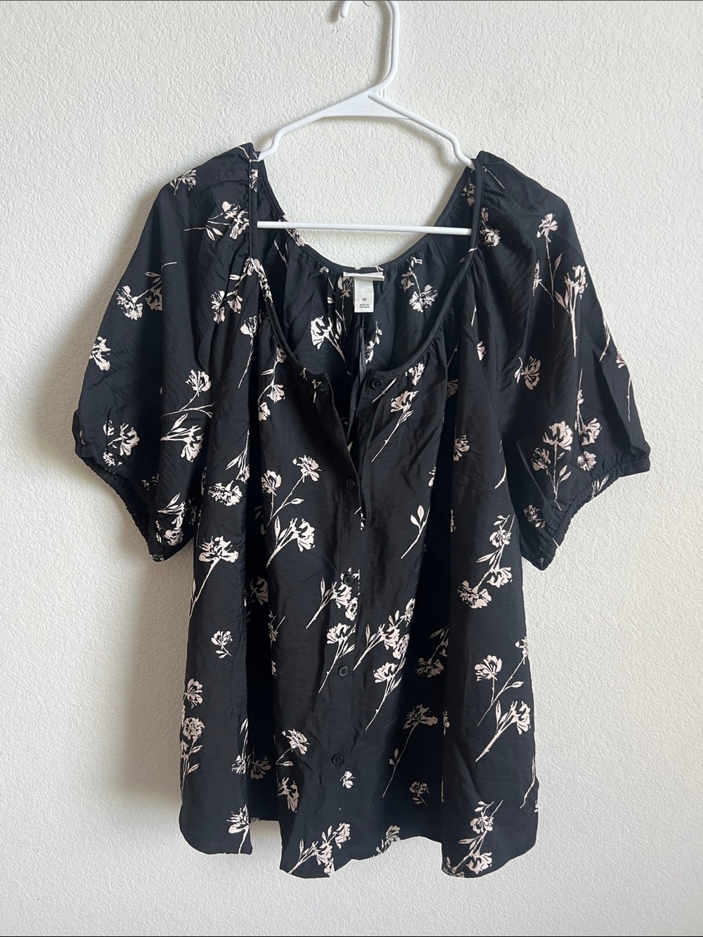 Ava & Viv Black Blouse with Light Pink Floral Print